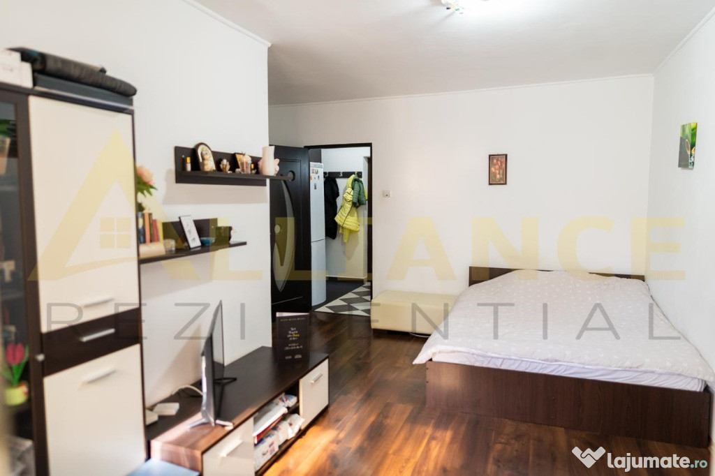 Garsoniera ~ 33 mp ~ { Strada Luica }