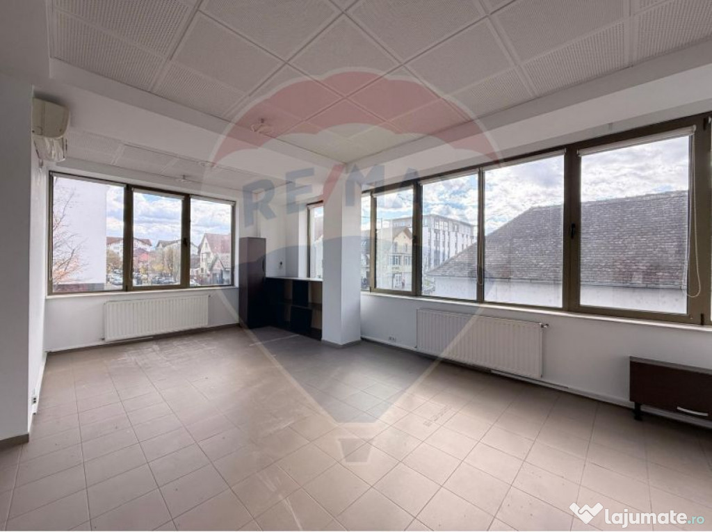 Birou luminos 70 mp în clădire modernă, zona Calea Dum...