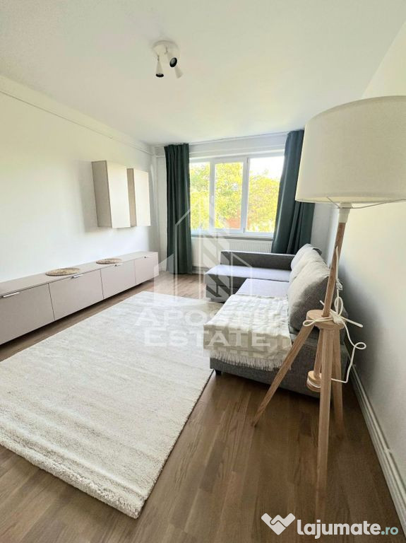 Apartament cu 3 camere, renovat, decomandat, zona Lipovei