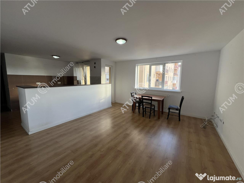 Apartament de 3 camere cu 2 balcoane etaj 2 situat in zona R