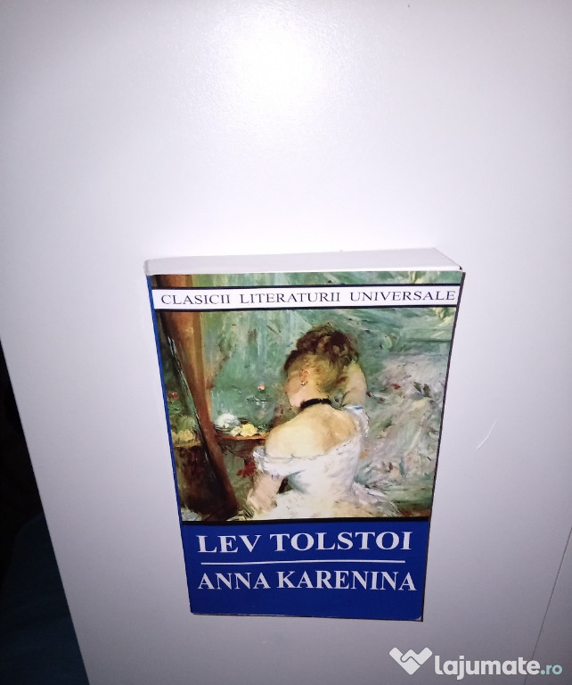 Romanul clasic „Anna Karenina” de Lev Tolstoi, ediția Cartex 2000.