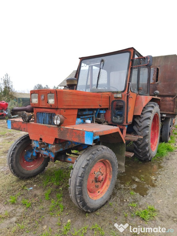Tractor Universal 650 UTB