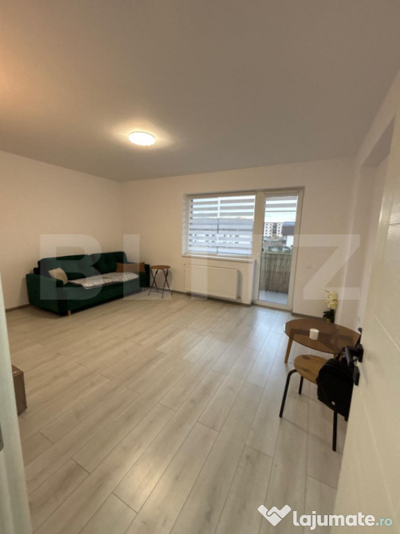 Apartament cu 3 camere, 72 mp, decomandat, etaj intermediar
