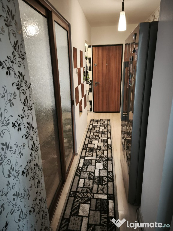 Vand apartament 2 camere