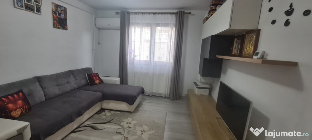 Apartament 3 camere situat in zona Tractorul
