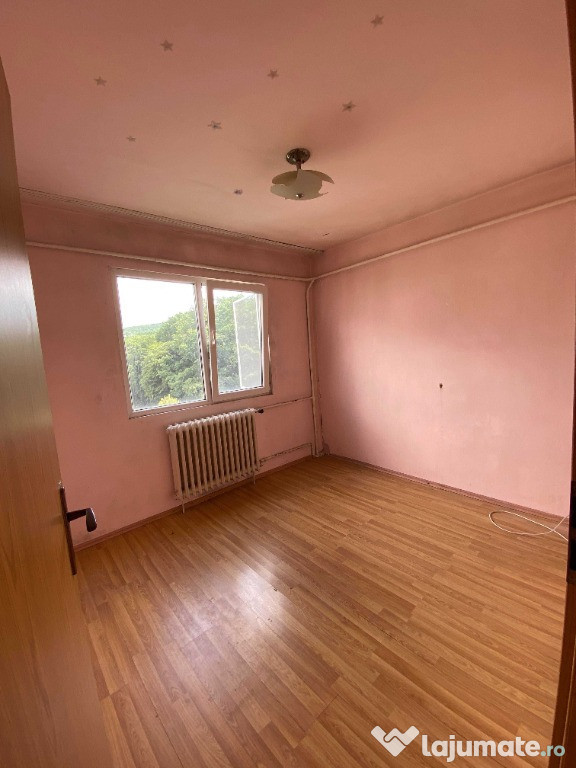 Apartament 3 camere Manastur-str Ciucas