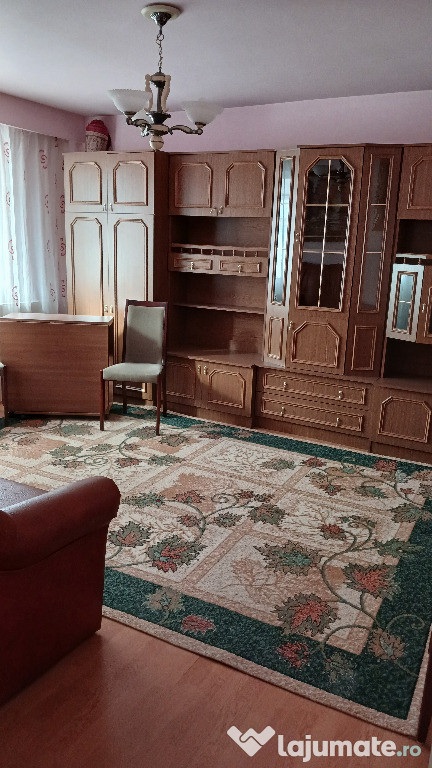 Bd. Bucuresti, ap. cu 3 camere decomandat, dubla orientare+beci