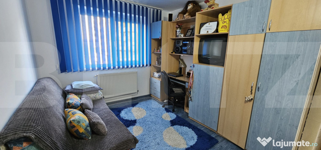 Apartament cu 3 camere, zona garii, cu vedere spre lacul de