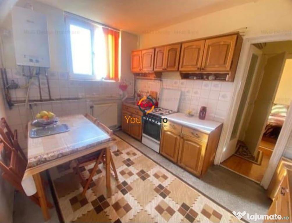 Decomandat 3 camere cu vedere pe 2 parti Complexul Studente