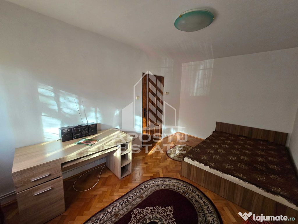 Apartament cu 2 camere, semidecomandat,centrala ,zona Dam...