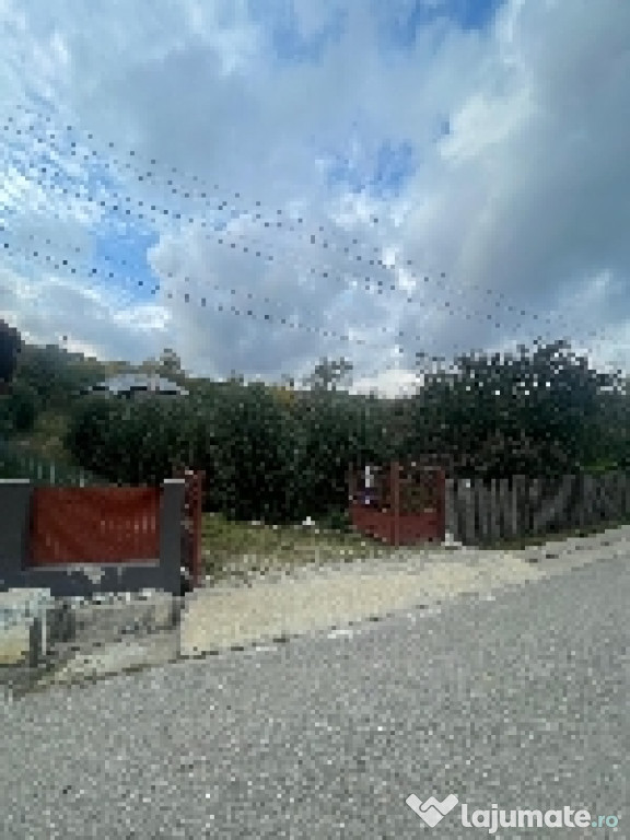 Casă cu teren de vânzare în BOȚEȘTI Arges