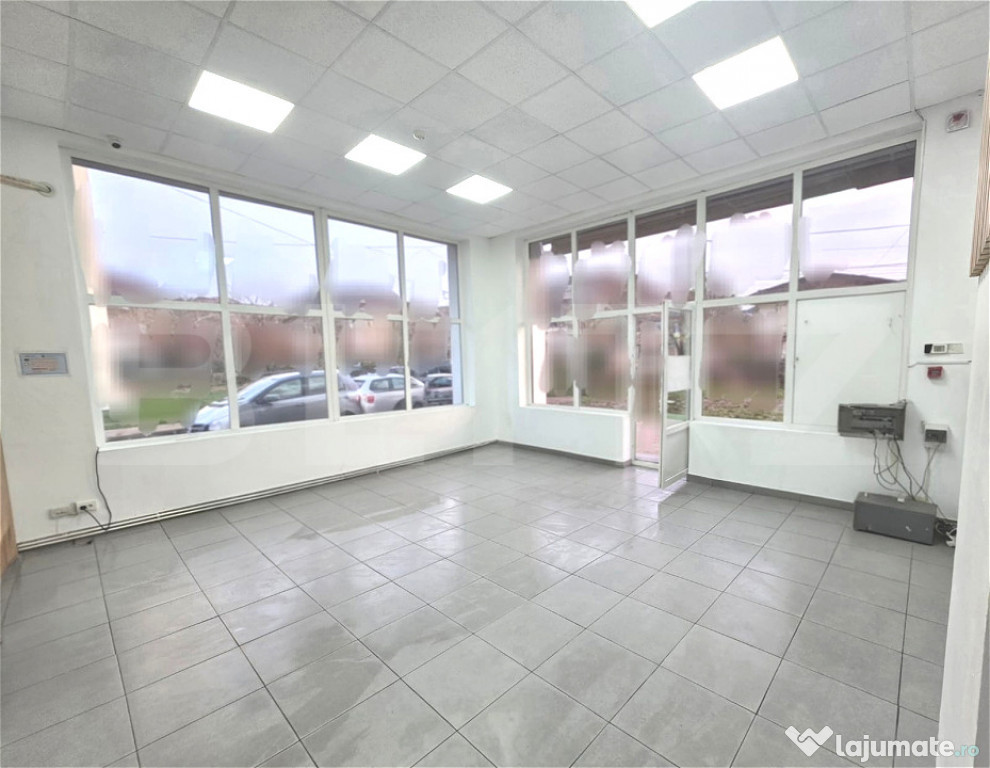 Spațiu comercial 70 mp, vitrină de 12 m – zona Micro 3