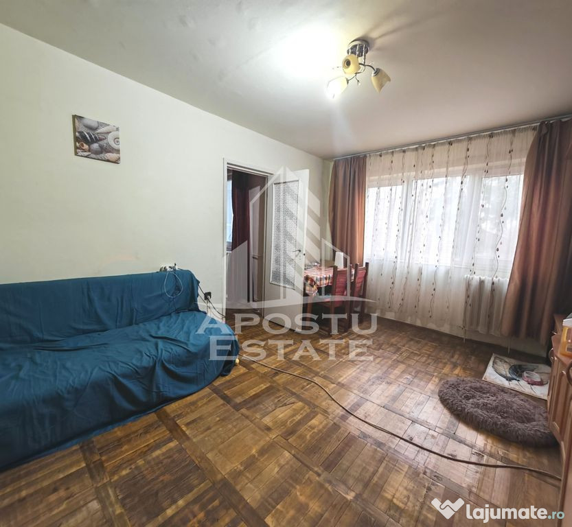 Apartament cu 2 camere la etaj intermediar, etajul 1, zon...