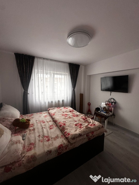 {Primarie Popesti} Apartament cu 3 camere, decomandat + boxa