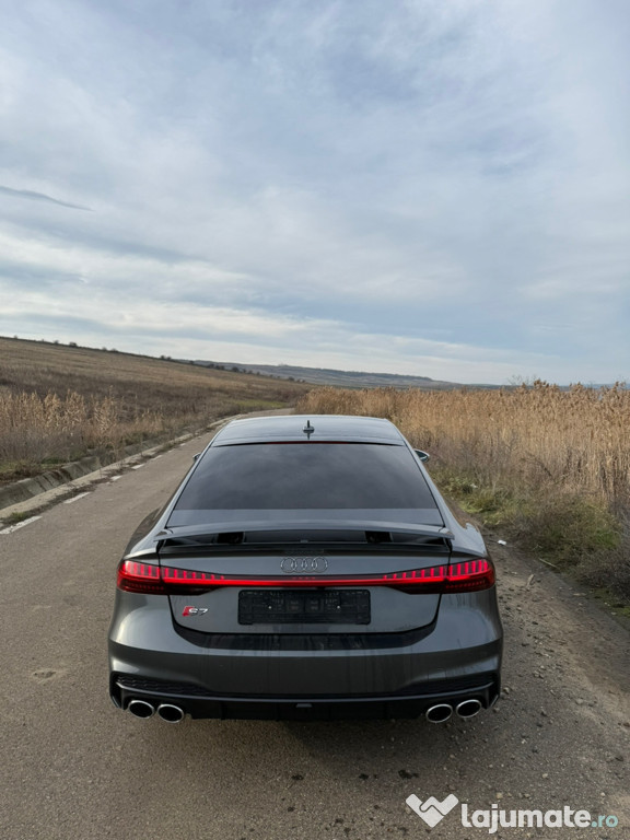 Vând Audi S7( citește descrierea)