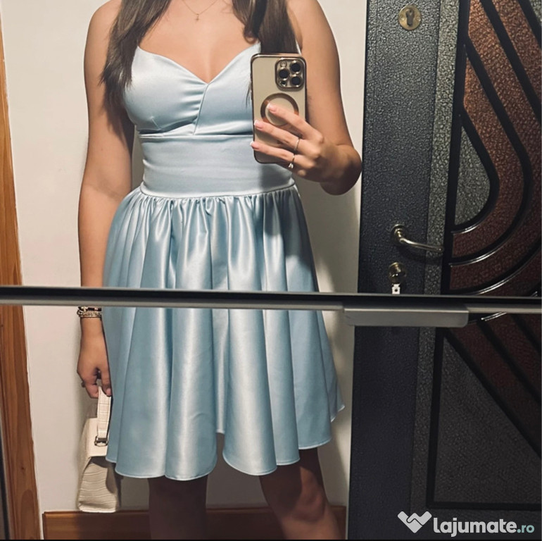 Rochie eleganta scurta,cu bretele si decoletu