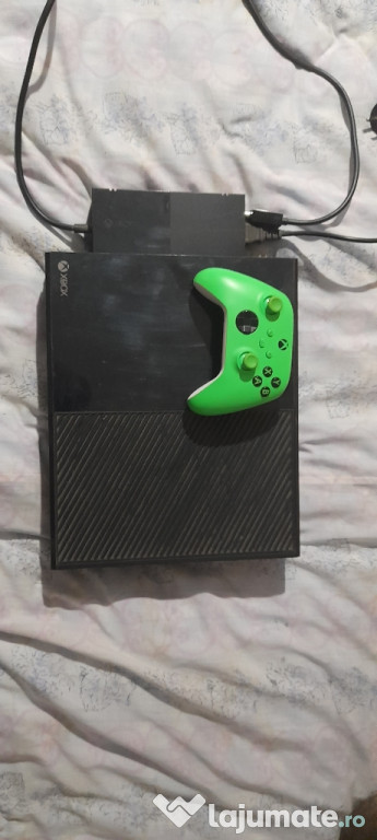Vând Xbox One - Maneta - Cabluri - Jocuri