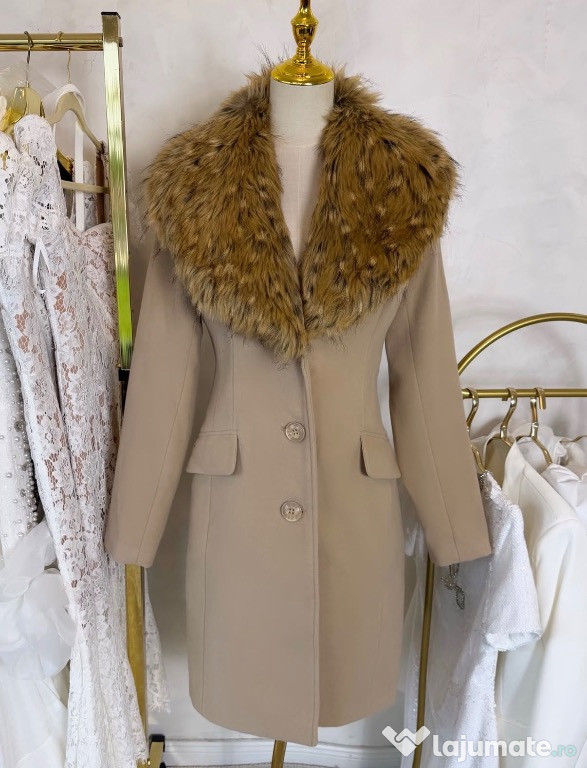 Haină pardesiu cu guler voluminos