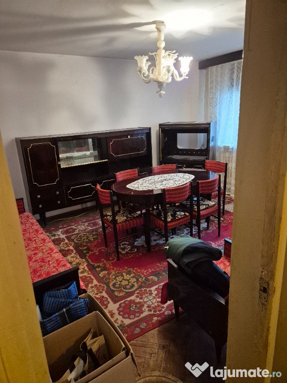 Vand apartament cu 3 camere + balcon Artego