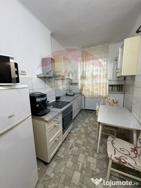 Apartament cu 3 camere de închiriat în zona Ultracentral