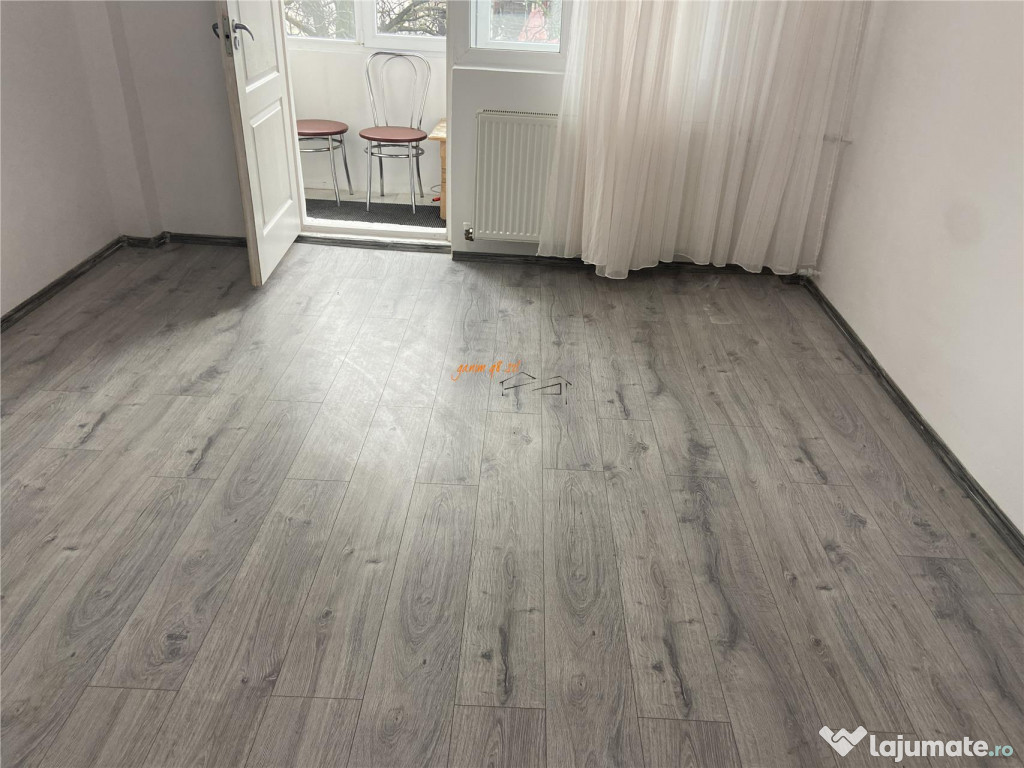 Apartament 2 camere , et 1/4 , ultracentral -Piata Moldovei