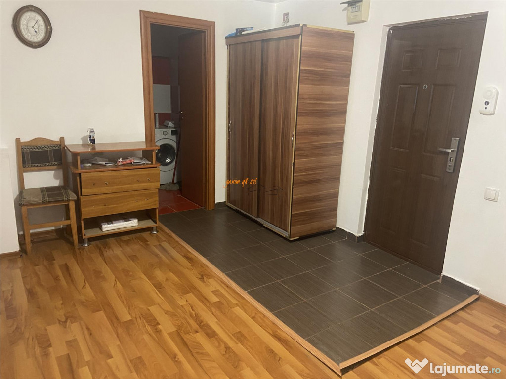 Garsoniera de , zona Spitalul Judetean Focsani , 28 mp , de