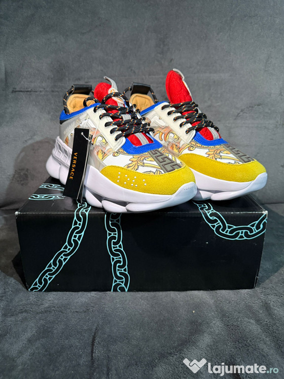 Adidași Versace chain collection
