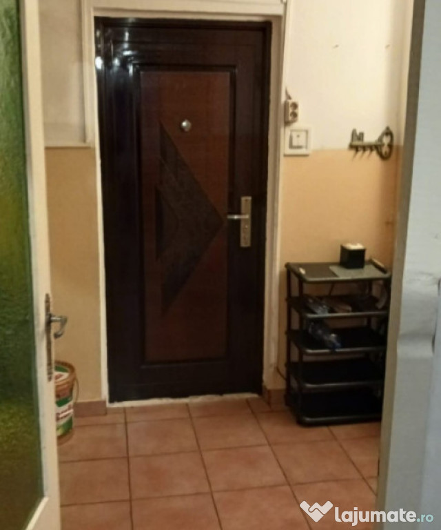 Camera camin parter, Valea Rosie/Sarari