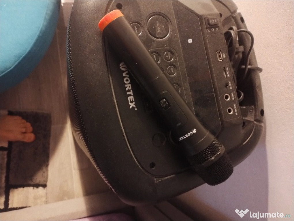 Vând boxa portabila