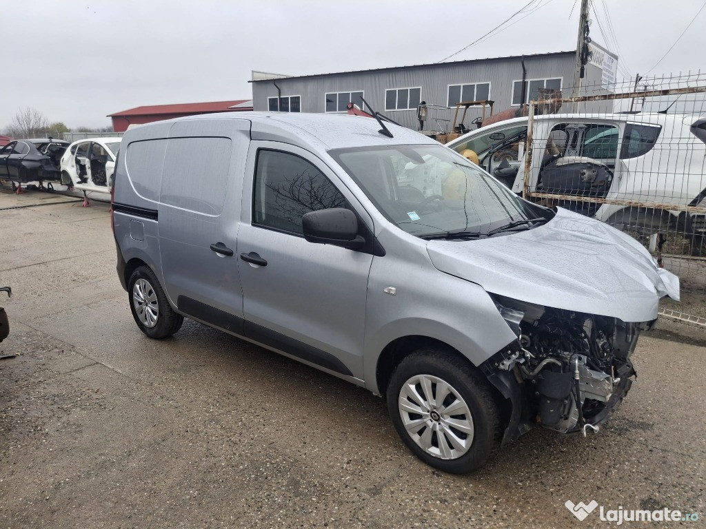 Dezmembrez Renault Express 1.5 Blue dCi an 2023 35.000 km