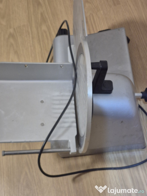 Vând feliator profesional