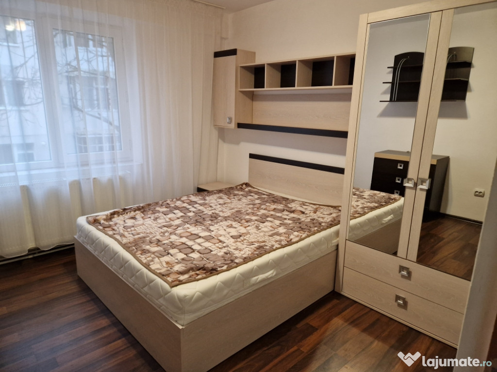 Apartament 3 camere de închiriat