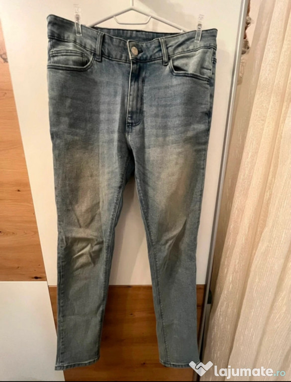 Blugi albaștrii Review