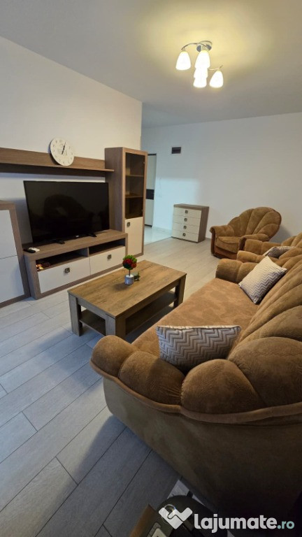 Inchiriez apartament 2 camere (loc parcare inclus) Platanii Residence