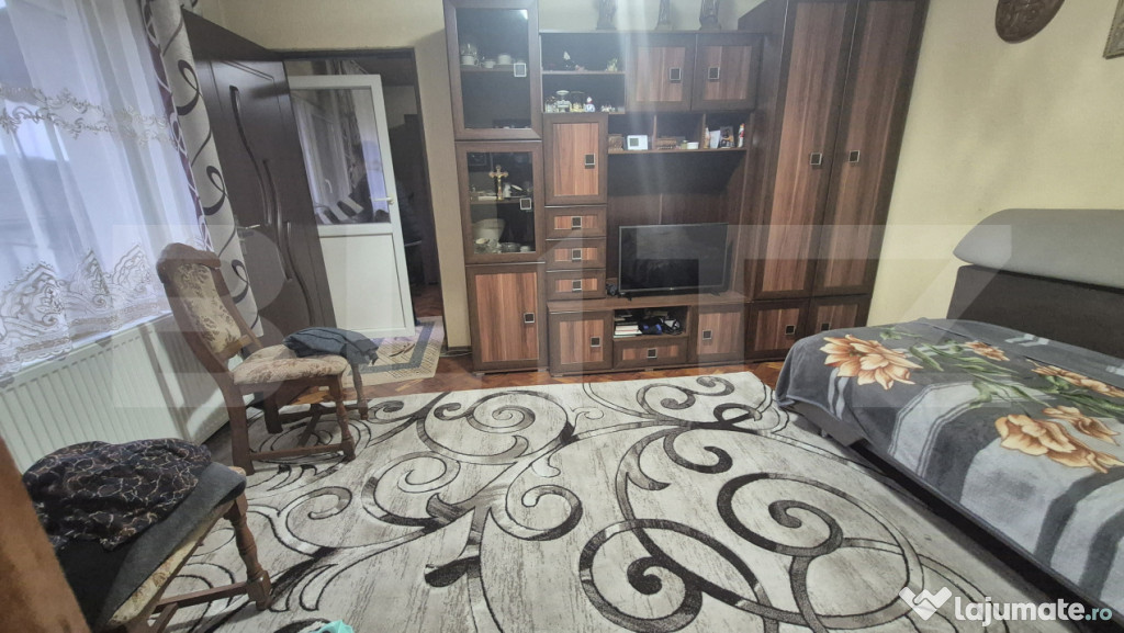 Casa 4 dormitoare, 190 mp, 1306 mp teren, zona Careiului