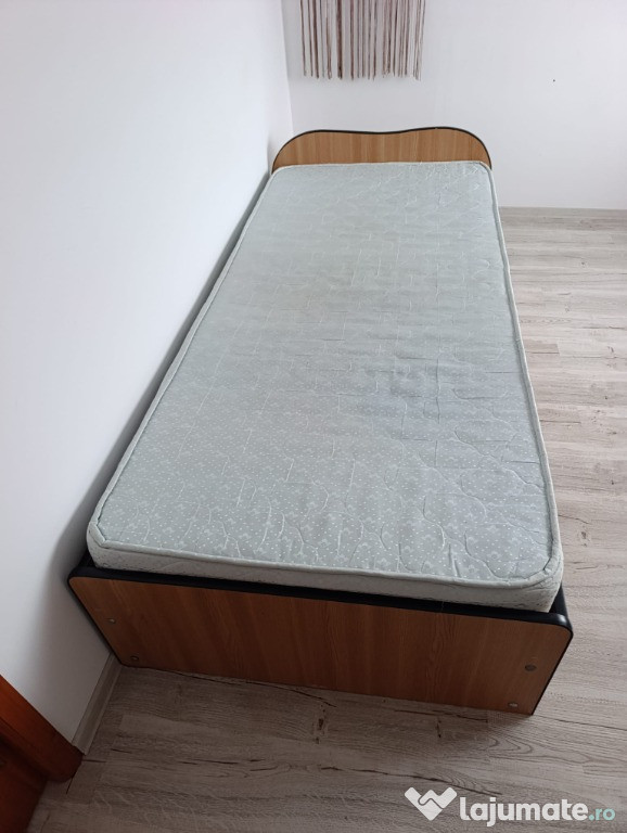 Vând pat cu saltea