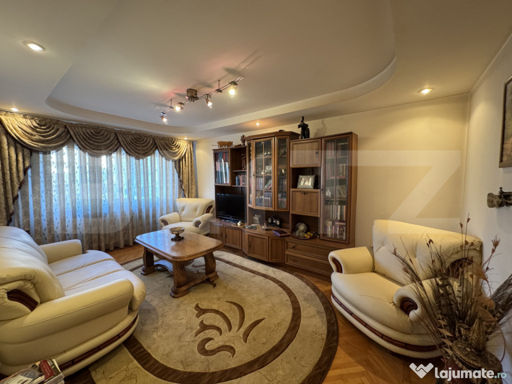 Apartament 3 camere decomandat, zona Piata Mare