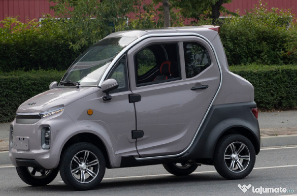 Mașinuță electrică Kuba City – 2 locuri, fără permis, 90 km autonomie