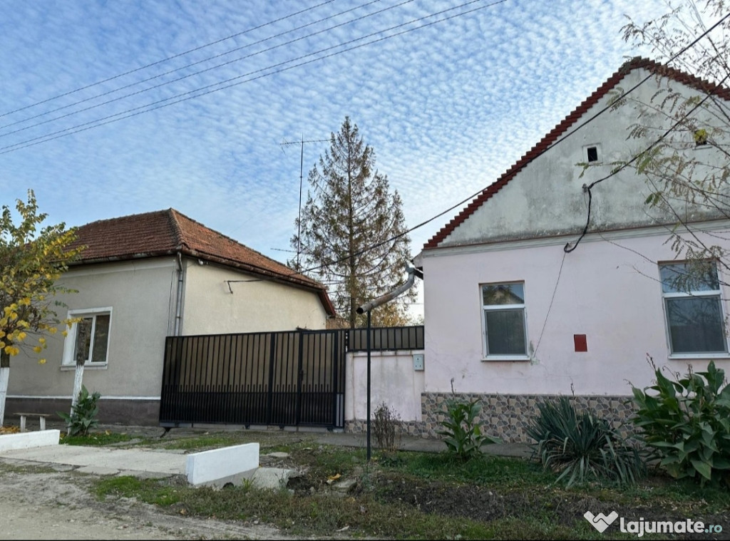 Casă de vânzare 2 corpuri