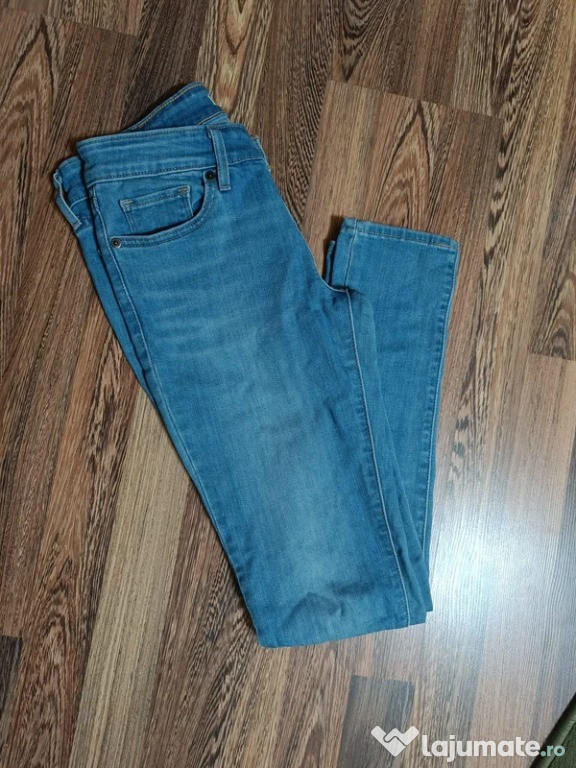 Levi's 711 Skinny
