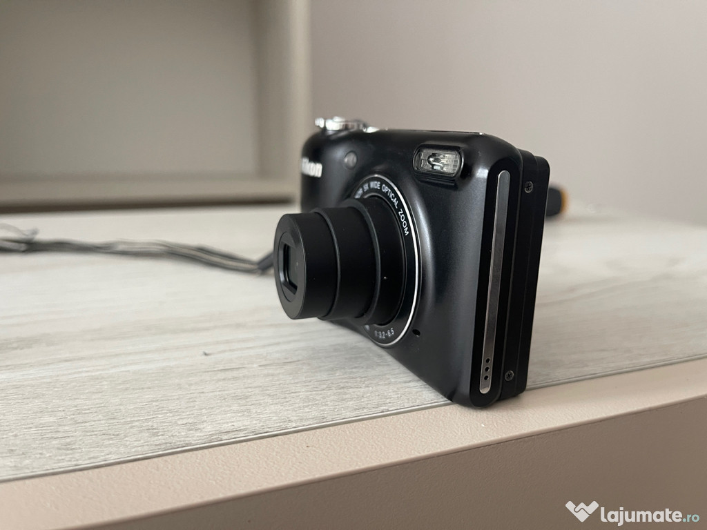 Camera digitală Nikon 20 Mp 5x zoom optic