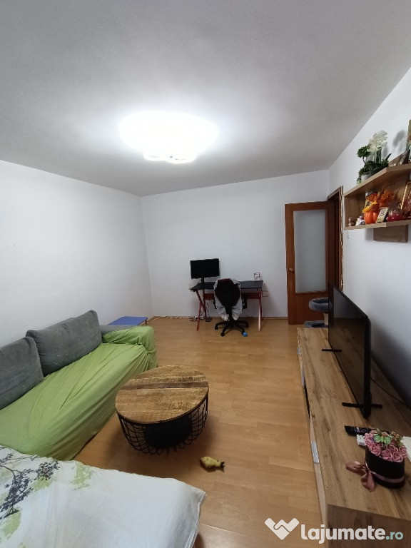 Apartament două camere Gorjului. An:1982.