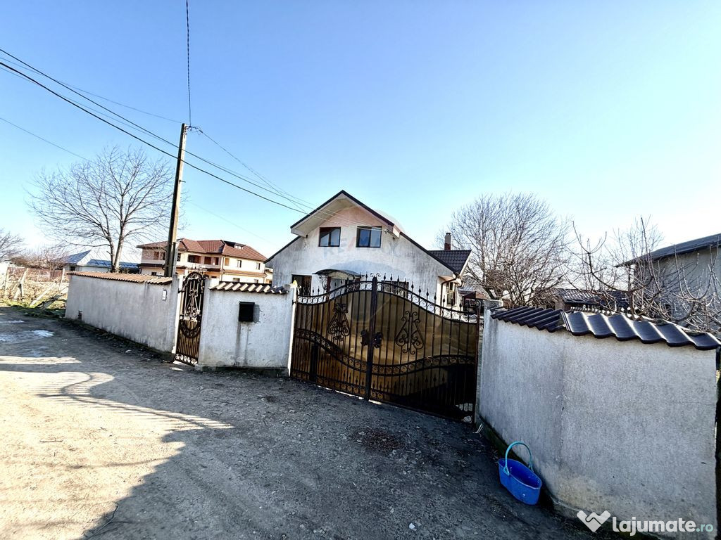 Casă / Vilă cu 4 camere de vânzare