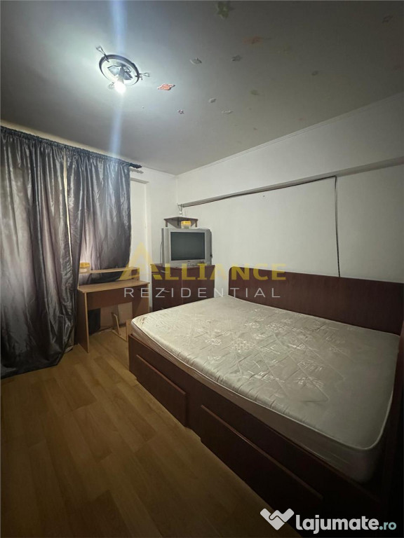 3 camere la 3 minute de mers in Bd.Brancoveanu.