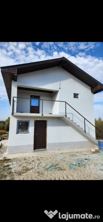 Vand Casa P+1 cu Teren 2000 mp in Com Mosteni Jud Teleorman