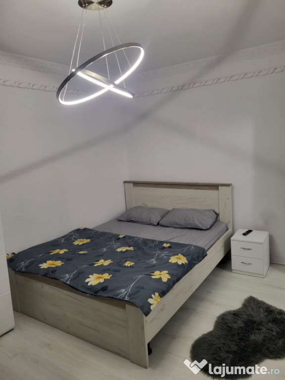 Garsoniera in 1 mai, renovata total, 24 mp utilii!!!