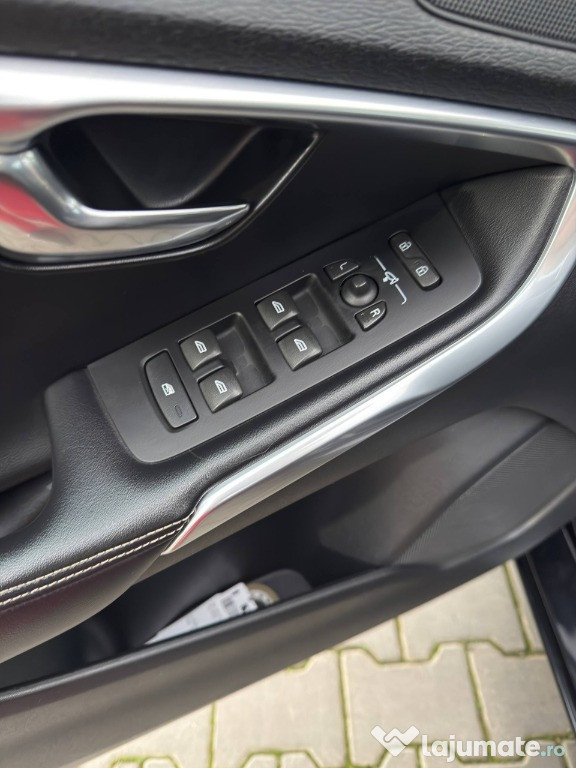 Volvo V40 R-Design | 2.0 D4 190 CP | Manuală |