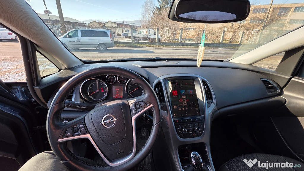 Vând Opel Astra J motor 1.4 140 cp