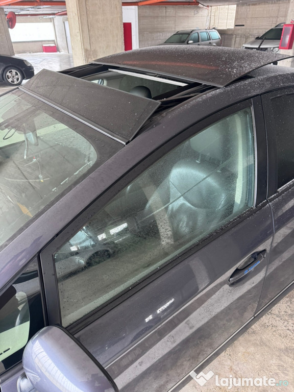 Autoturism Toyota Prius