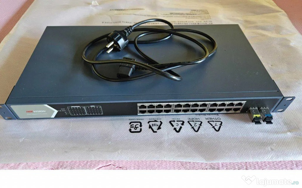Switch POE Hikvision 24 porturi Hikvision DS-3E1526P-SI cu management